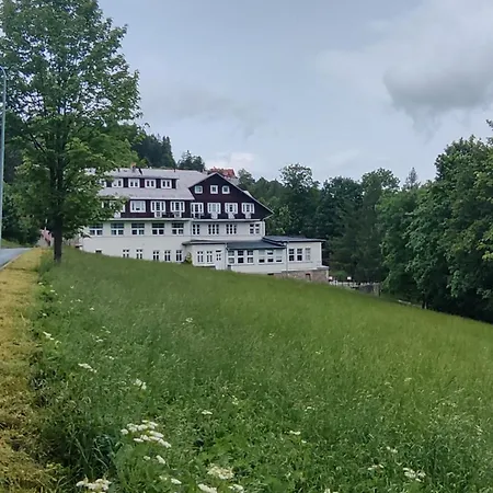 Gory 公寓 卡尔帕奇